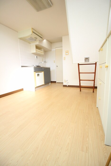 物件内観写真8　(居室)