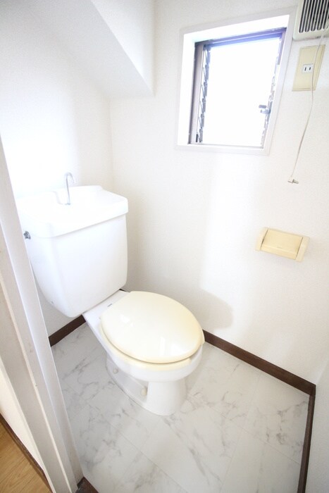 物件内観写真14　(トイレ)