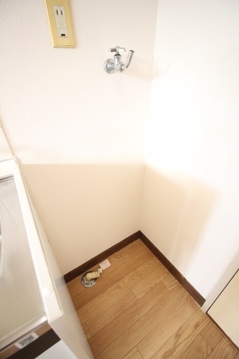 物件内観写真17　(洗濯機置場)