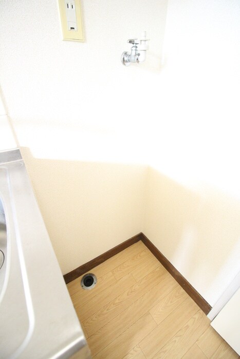 物件内観写真17　(洗濯機置場)