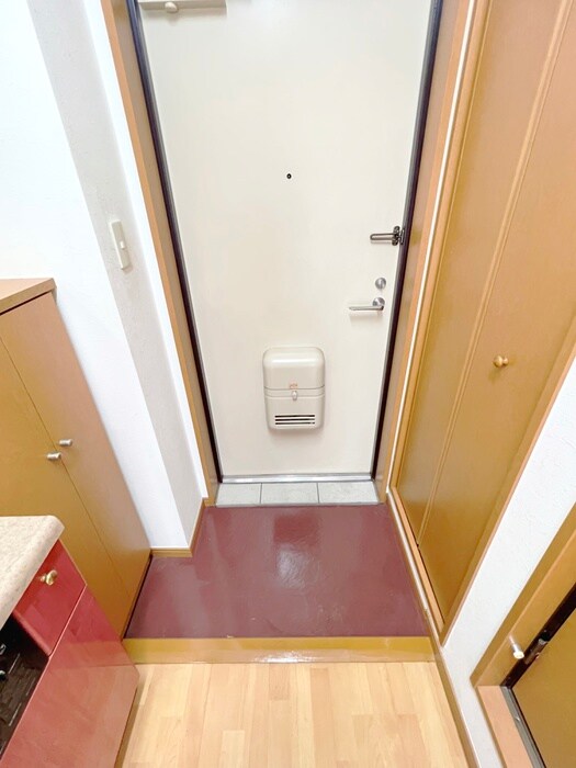物件内観写真18　(玄関)
