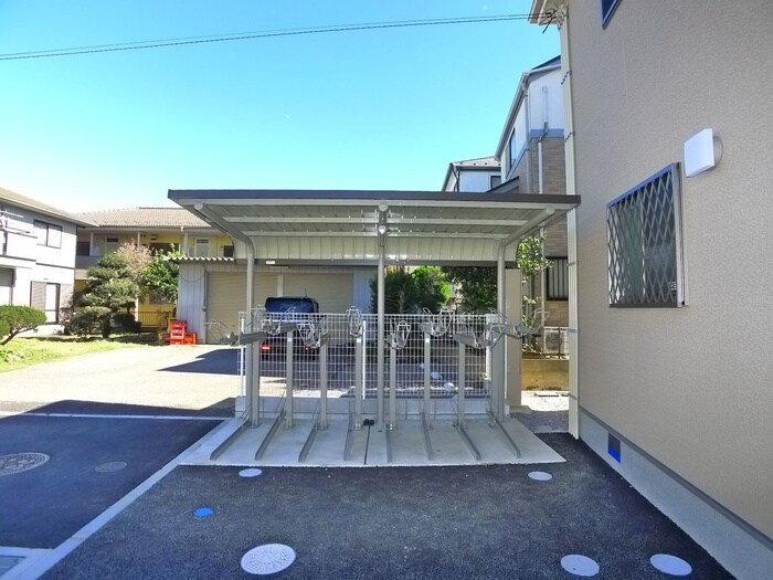 物件外観写真3　(駐輪場)