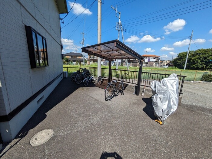 物件外観写真3　(駐輪場)