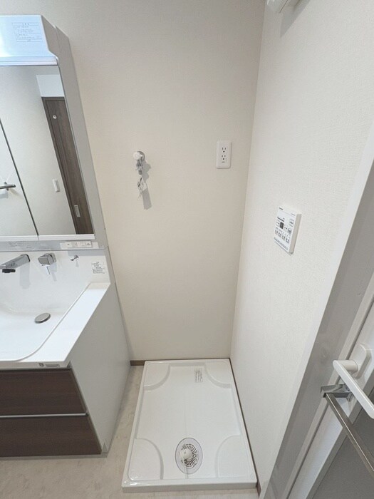 物件内観写真15　(洗濯機置場)