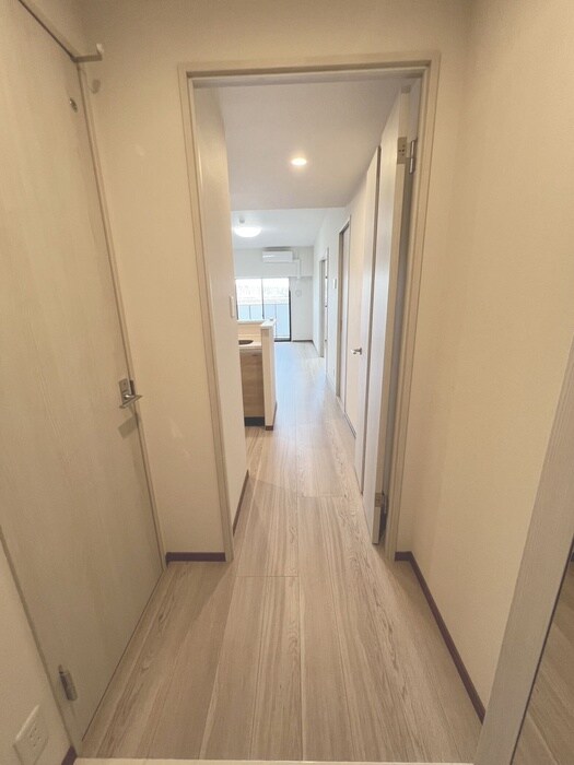 物件内観写真17　(廊下)
