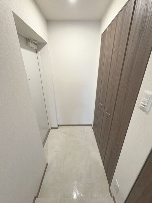 物件内観写真18　(玄関)