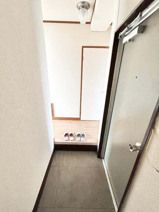 物件内観写真14　(玄関)