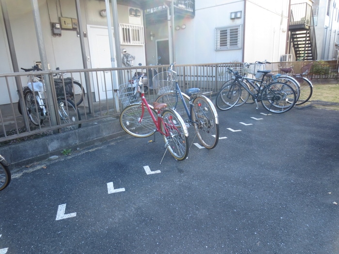 物件外観写真5　(駐輪場)