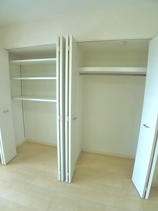物件内観写真15　(収納)