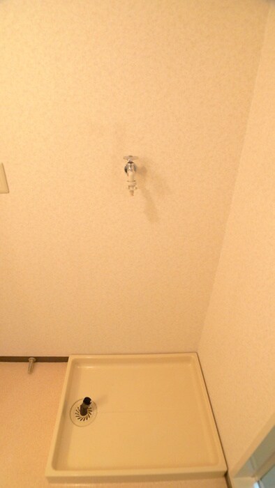 物件内観写真15　(洗濯機置場)