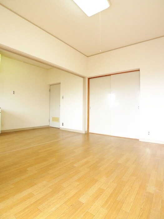 物件内観写真6　(居室)