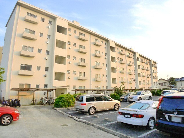 物件外観写真3　(駐車場)