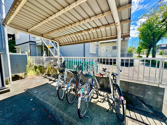 物件外観写真5　(駐輪場)