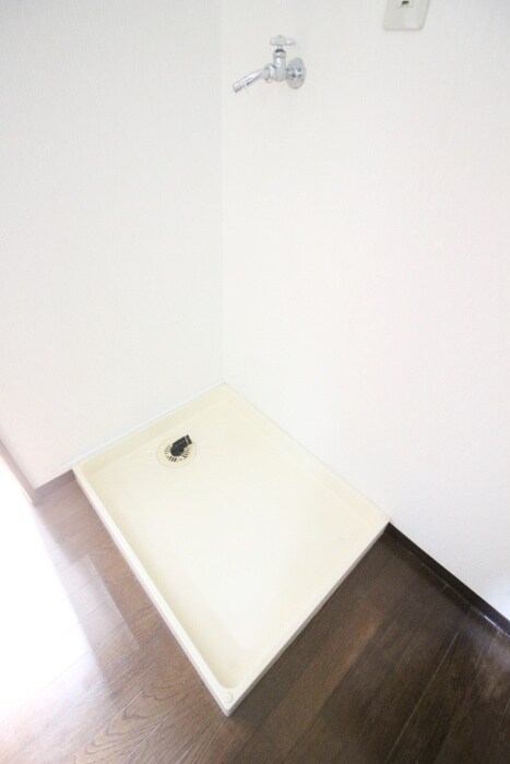 物件内観写真15　(洗濯機置場)