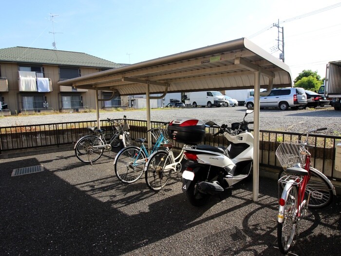 物件外観写真4　(駐輪場)