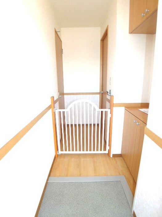 物件内観写真16　(玄関)