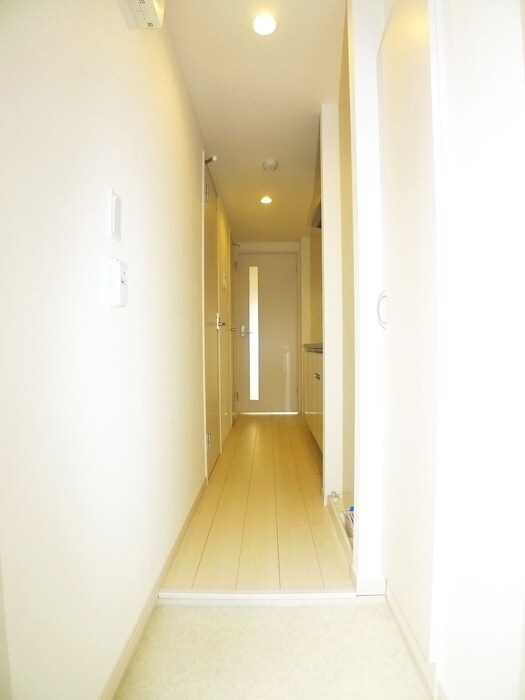 物件内観写真11　(玄関)