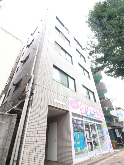 ウェルシィ自由が丘のエントランス部分