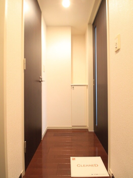 物件内観写真16　(玄関)