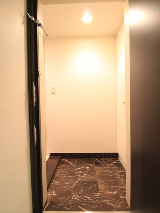 物件内観写真21　(玄関)