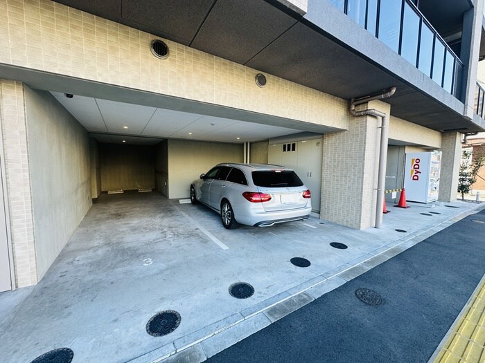 物件外観写真4　(駐車場)