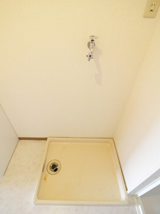 物件内観写真12　(洗濯機置場)