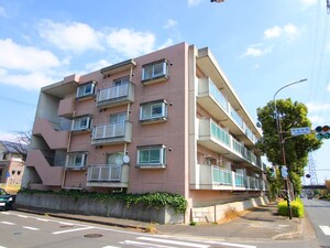 カームヒルズ長坂外観写真