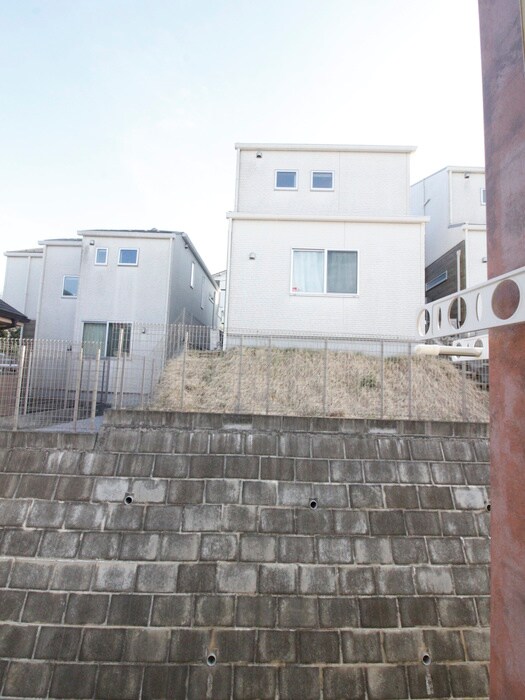 物件内観写真16　(室内からの展望)