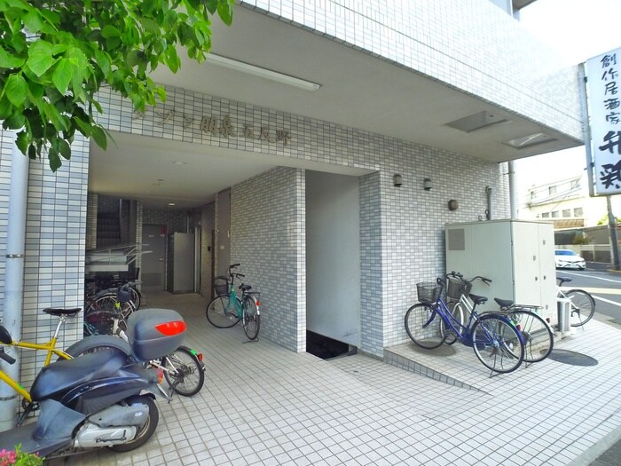 物件外観写真5　(エントランス部分)