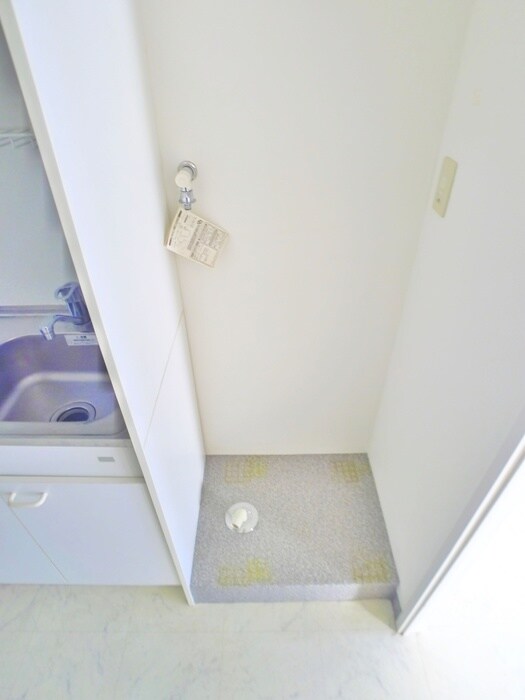 物件内観写真13　(洗濯機置場)