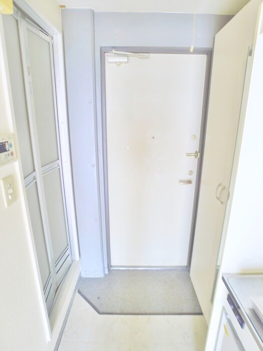 物件内観写真15　(玄関)