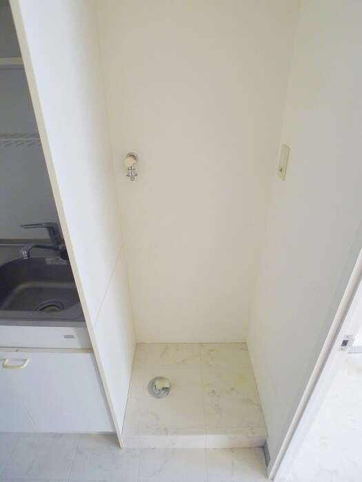 物件内観写真17　(洗濯機置場)