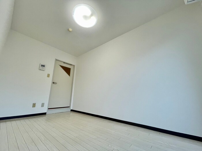 物件内観写真10　(居室)