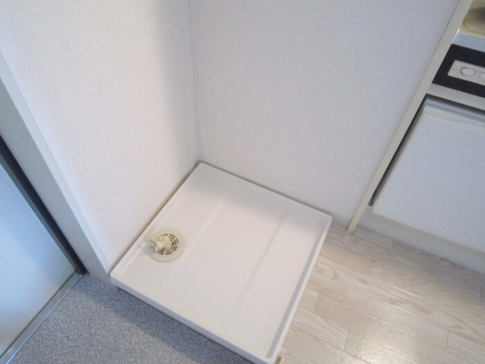 物件内観写真13　(洗濯機置場)