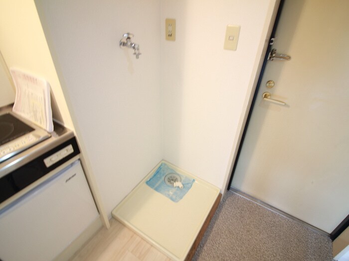 物件内観写真14　(洗濯機置場)