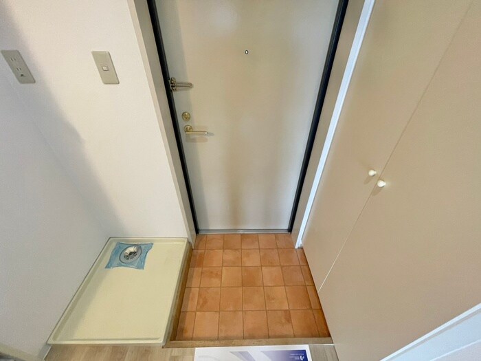 物件内観写真16　(玄関)