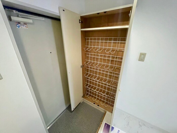 物件内観写真16　(靴箱)