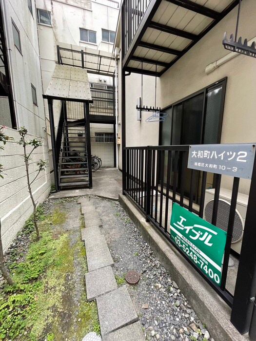 物件外観写真5　(エントランス部分)