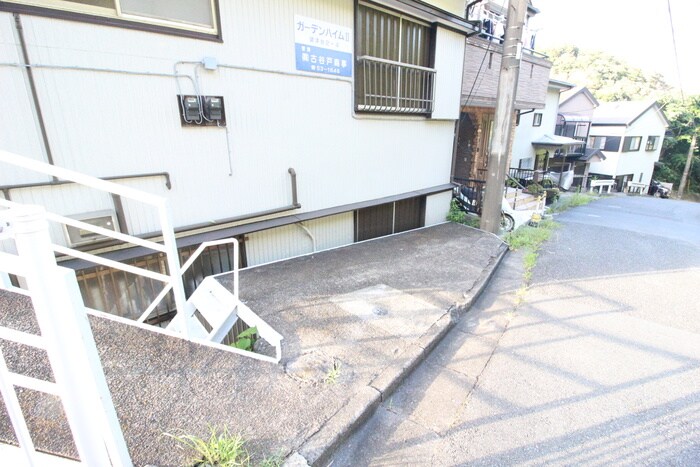 物件外観写真6　(駐車場)