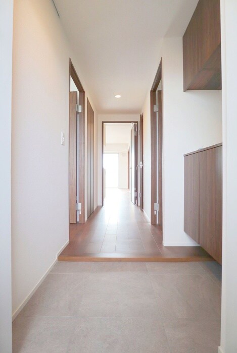 物件内観写真17　(玄関)