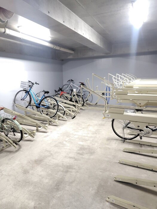 物件外観写真6　(駐輪場)