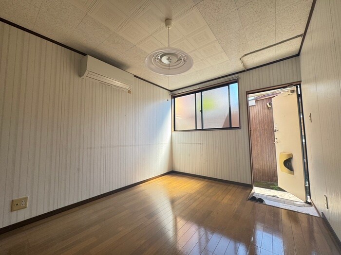 物件内観写真8　(居室)