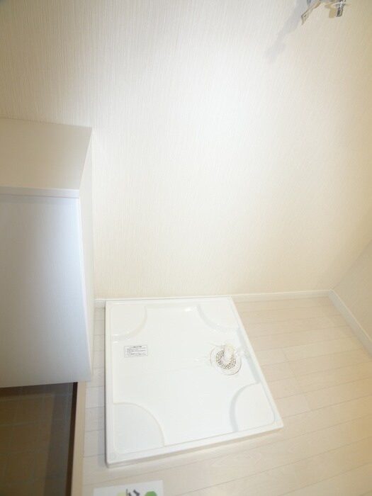 物件内観写真16　(洗濯機置場)