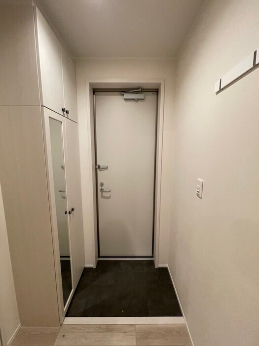 物件内観写真7　(玄関)
