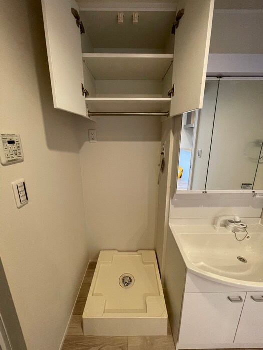 物件内観写真16　(洗濯機置場)