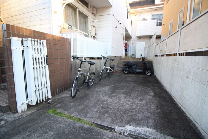 物件外観写真4　(建物設備)