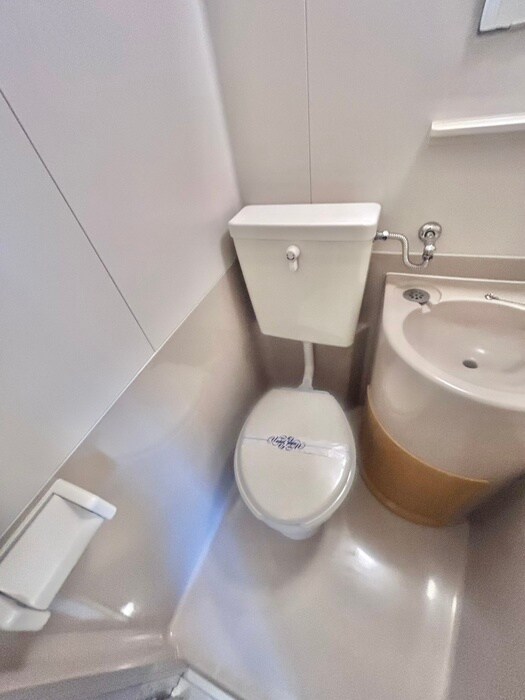 物件内観写真16　(トイレ)