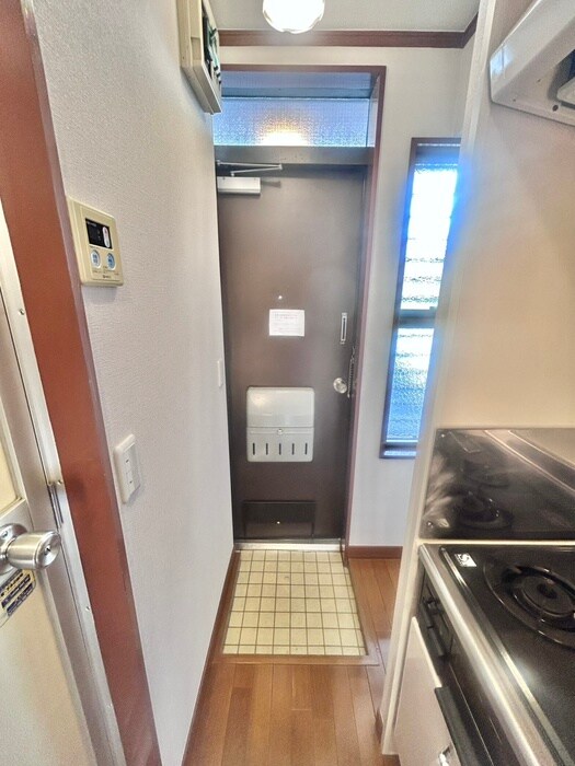 物件内観写真18　(玄関)