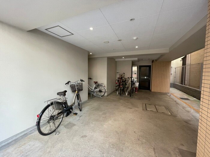 物件外観写真6　(駐輪場)