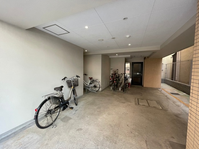 物件外観写真6　(駐輪場)